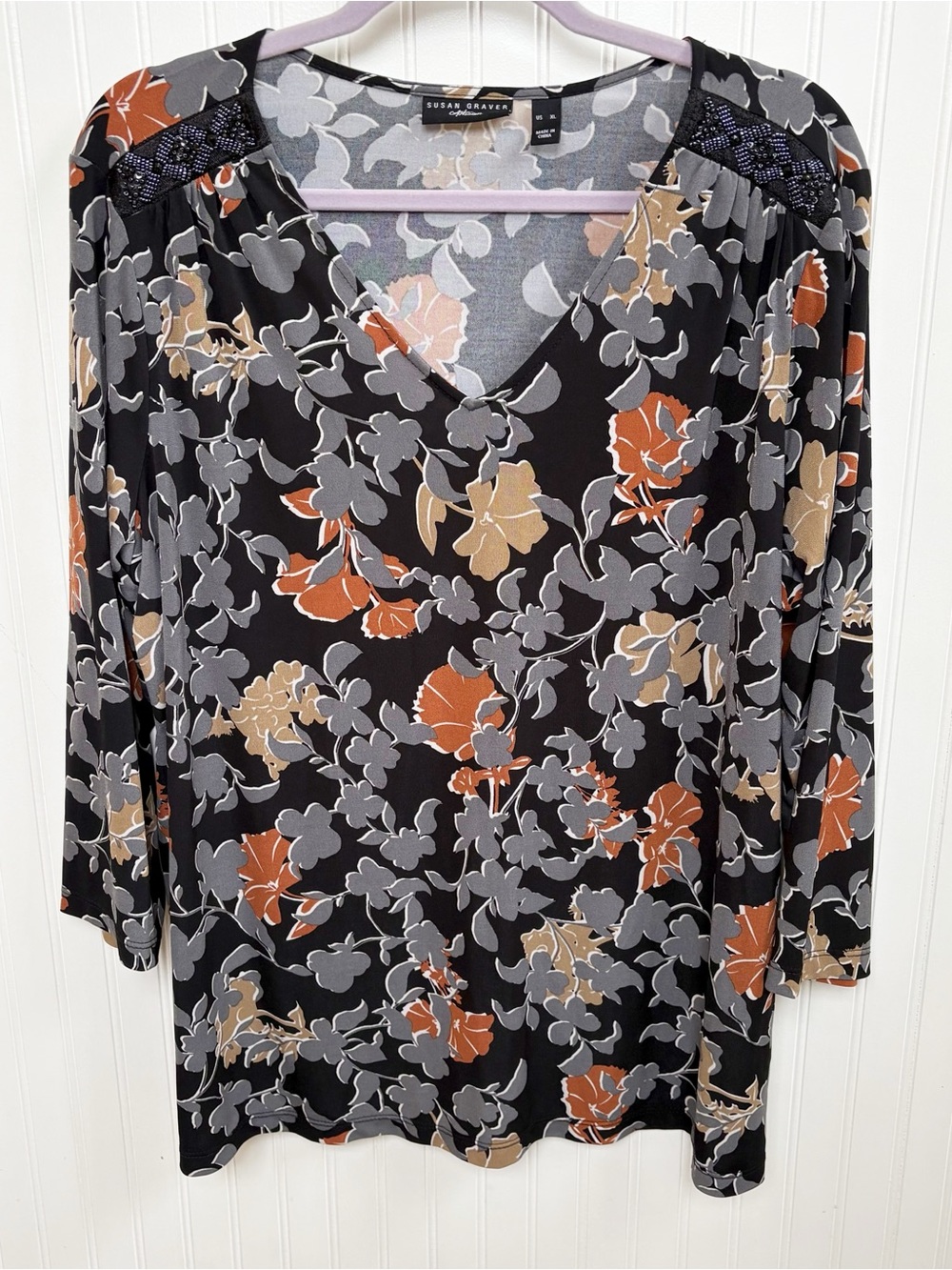 Susan Graver Artisan Women’s XL Black/GrayFloral Beaded Shoulder 3/4 Sleeve Top